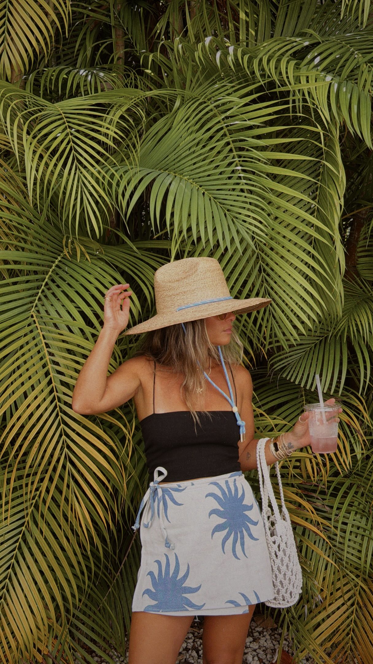 Coolest handmade wrap skirts that can absolutely be styled from beach to city? Yeaaa, put it in the cart 🛒🌞 @beachheadsapparel 

#smallbusiness #beachlifestyle