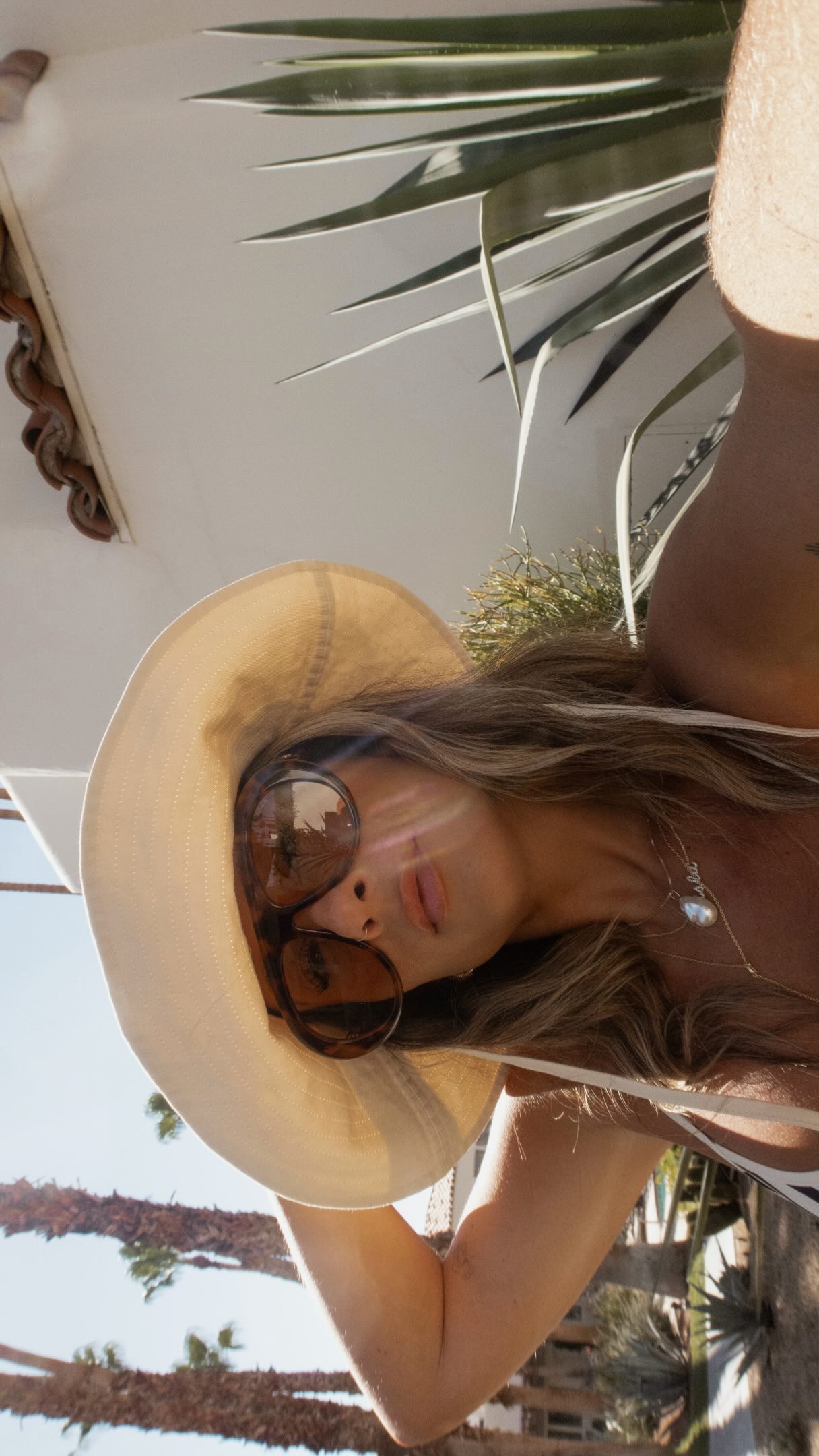 Escape to the desert with two toddlers so all we did was swim, walk & eat 🌴 @stonefoxswim kept me comfy, cool & cute ✨