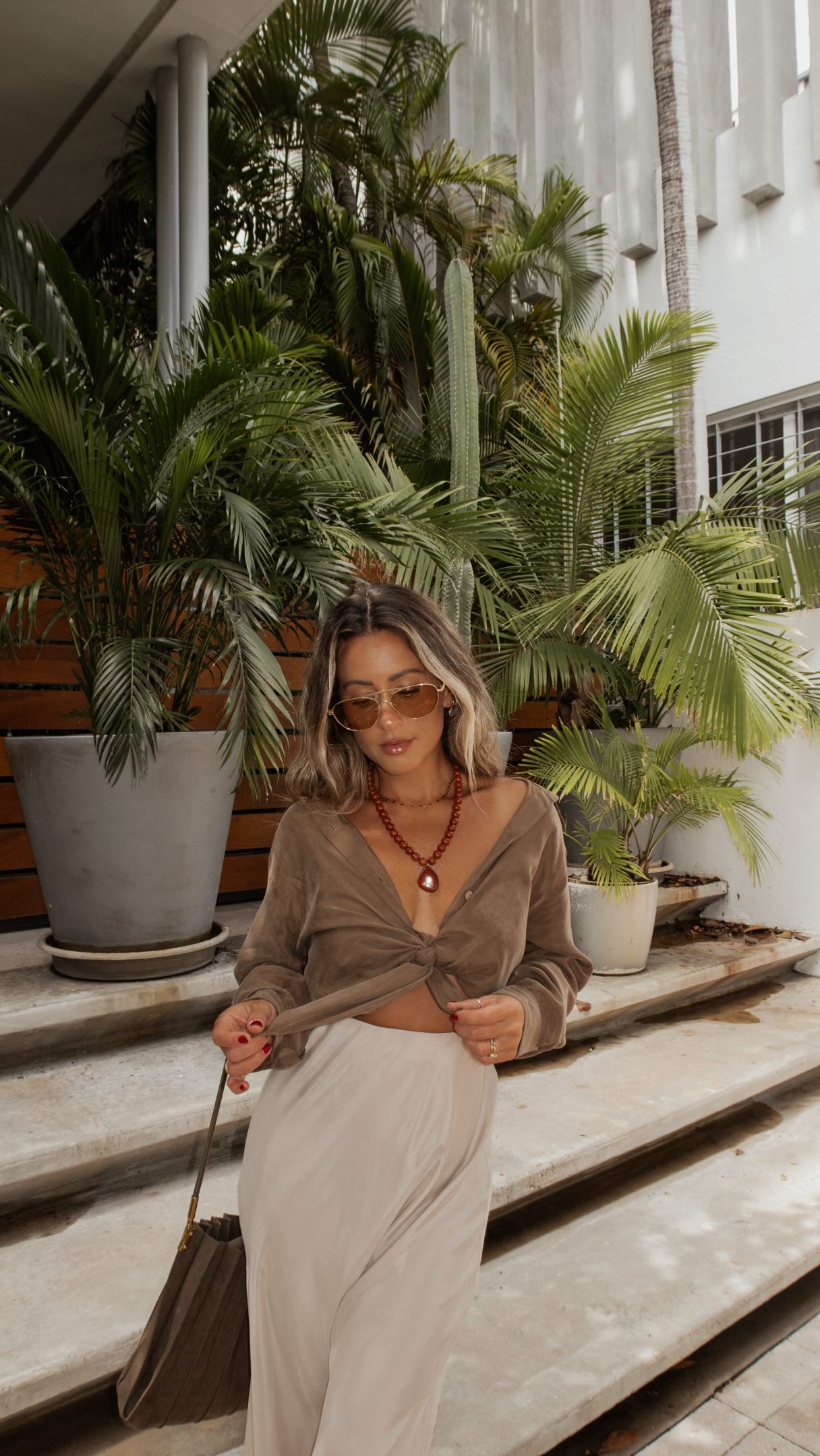 Love the look of silk but not the high maintenance care? Girl, same. Enter @carvedesigns KindSilk. It has the same fluid luxurious drape but none of the tedious upkeep. It’s machine washable so I finally have silky pieces that keep up with my real everyday beach life 🌴 I’m wearing the Tess Skirt, Angela Top & Solana Dress. Code: RACHAELDPROCTOR15 on their entire site! Comment SHOP for links! Xx

https://liketk.it/6oyuX